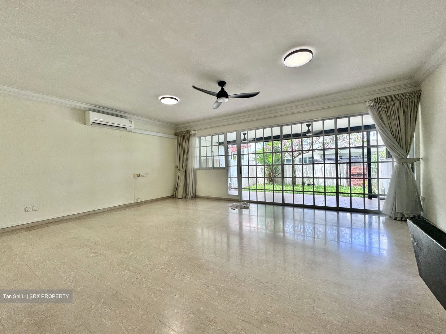 West Coast Gardens (D5), Terrace #450019301
